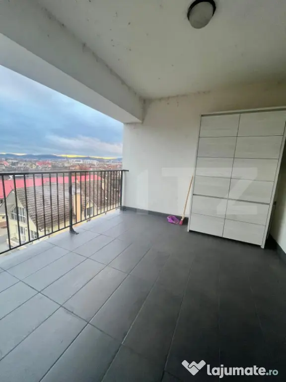 Apartament 2 camere, loc de parcare, zona Calea Moldovei