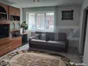 Apartament cu 3 camere, semidecomandat, etaj intermediar, zo 