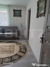 Apartament cu 3 camere, semidecomandat, etaj intermediar, zo 