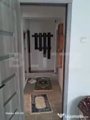 Apartament cu 3 camere, semidecomandat, etaj intermediar, zo 