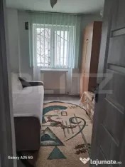 Apartament cu 3 camere, semidecomandat, etaj intermediar, zo 