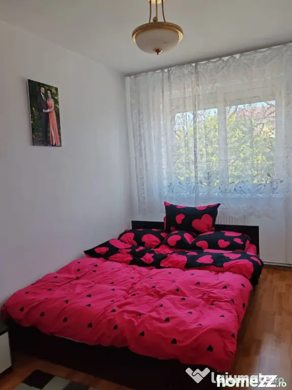 Apartament 4 camere decomandat, 100 mp, etaj 1, mobilat / ut