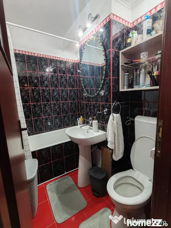 Apartament 4 camere decomandat, 100 mp, etaj 1, mobilat / ut