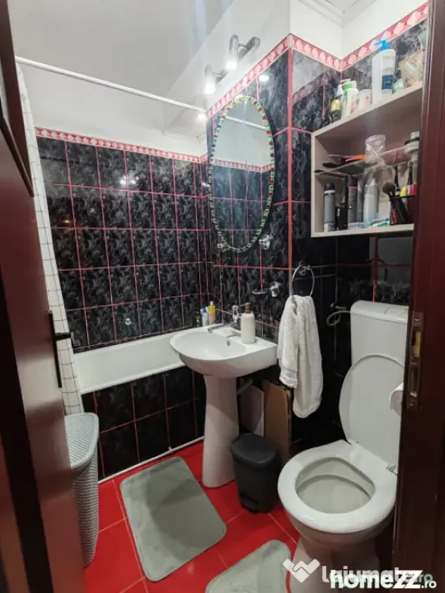 Apartament 4 camere decomandat, 100 mp, etaj 1, mobilat / ut