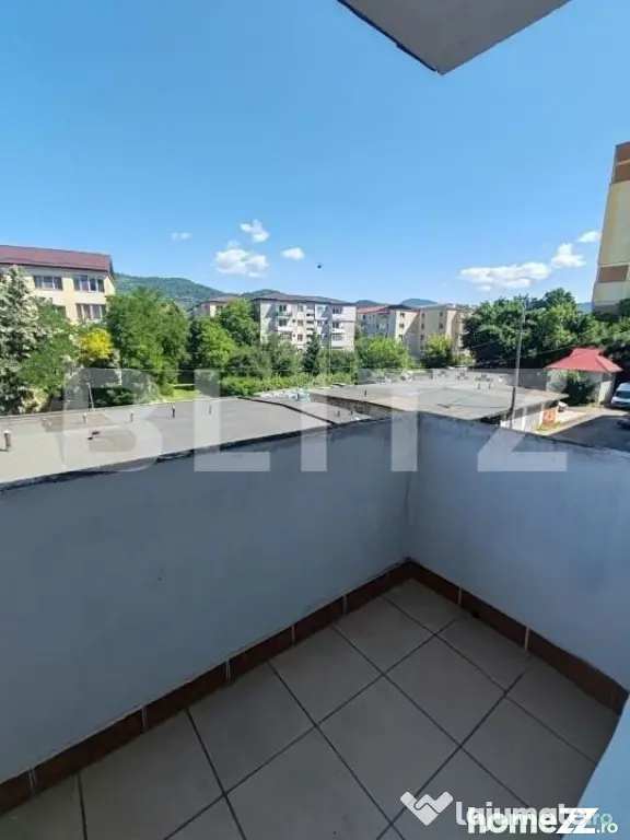 Apartament 4 camere decomandat, 100 mp, etaj 1, mobilat / ut