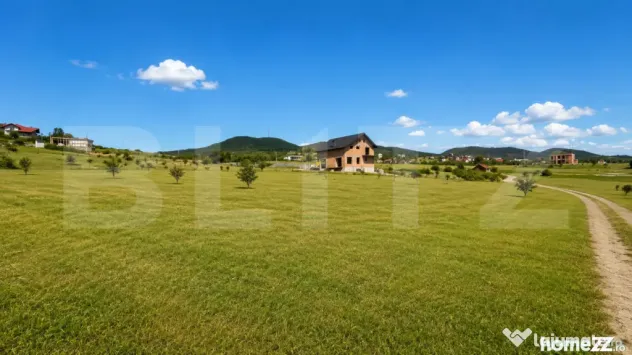 Teren intravilan de vânzare – 178 mp | PUZ aprobat | Toat