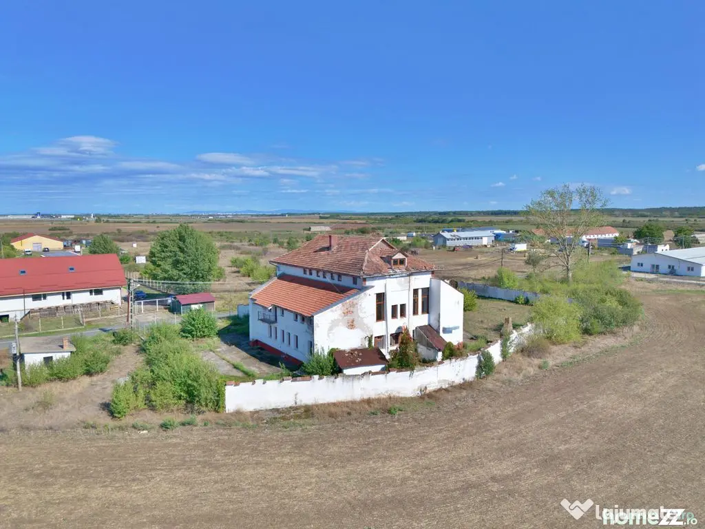 De vânzare „Casa Albă”, orașul Pecica, jud. Arad