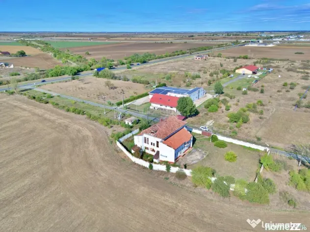 De vânzare „Casa Albă”, orașul Pecica, jud. Arad
