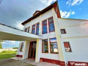De vânzare „Casa Albă”, orașul Pecica, jud. Arad 