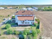 De vânzare „Casa Albă”, orașul Pecica, jud. Arad 