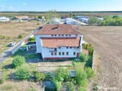 De vânzare „Casa Albă”, orașul Pecica, jud. Arad 