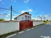 De vânzare „Casa Albă”, orașul Pecica, jud. Arad 