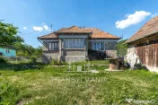 Casă 76mp cu teren de 3.463mp, sat. Vale, com. Aluniș