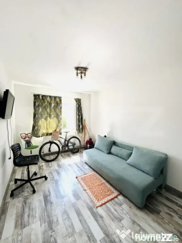 Apartament 2 camere, decomandat, etaj intermediar de vanzare - Brasov (Brasov)