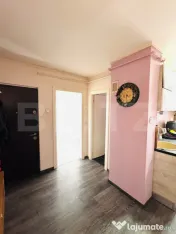 Apartament 2 camere, decomandat, etaj intermediar de vanzare 