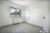 Apartament cu 4 camere de inchiriat |2 BAI | RACADAU| COM... 
