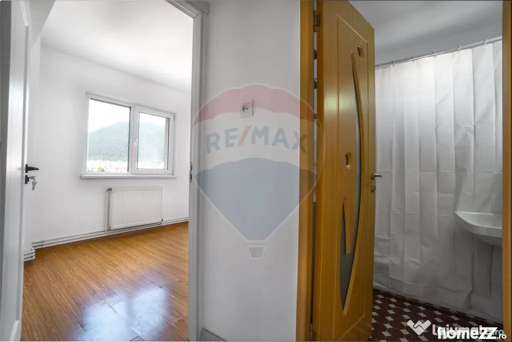 Apartament cu 4 camere de inchiriat |2 BAI | RACADAU| COM...