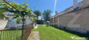 Proprietate cu potențial, casă + șură stejar și livadă 