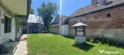 Proprietate cu potențial, casă + șură stejar și livadă 