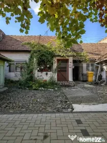 Casă de vânzare, 59 mp, zona Centru - Reghin