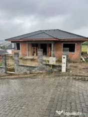 Casă modernă în Livezeni | 154 mp construiți | 2 terase 