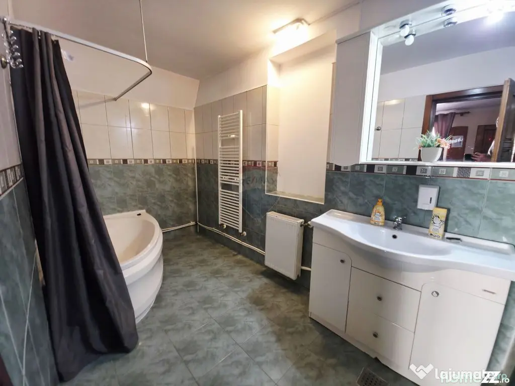Hotel / Pensiune cu 7 camere de vânzare