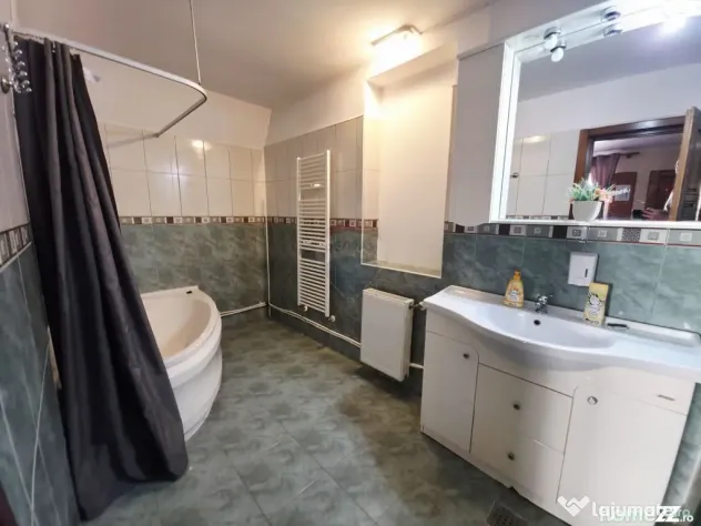 Hotel / Pensiune cu 7 camere de vânzare