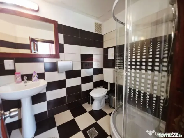 Hotel / Pensiune cu 7 camere de vânzare