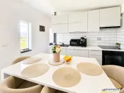 Teren 1.640 mp cu cabana moderna, foisor, gratar, atmosfera 