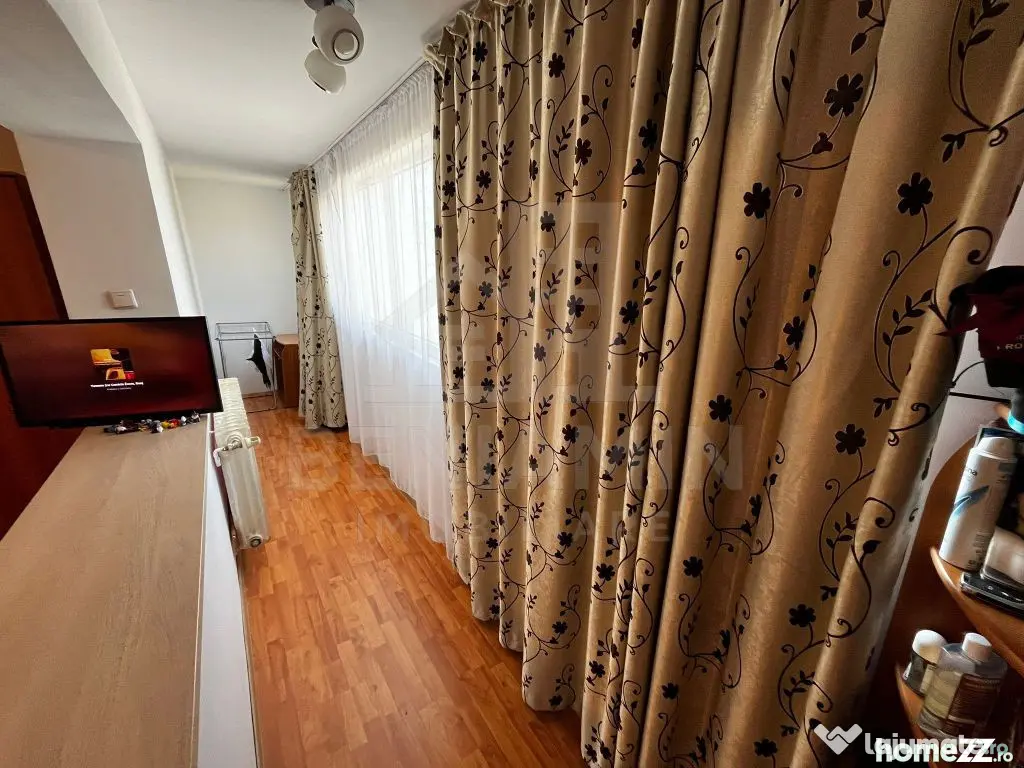 Apartament-2 Camere-Parter Inalt-60mp-2 Balcoane-Piata Va... - Craiova (Dolj)