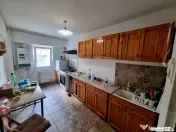 Soveja eden--- apartament 4 camere decomandat cu gaze 