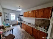 Soveja eden--- apartament 4 camere decomandat cu gaze 