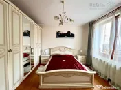 Apartament 2 camere la casa cu curte proprie Schei 