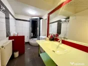 Apartament 2 camere la casa cu curte proprie Schei 