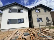 Duplex zona foarte buna - interior la rosu - toate utilitati 