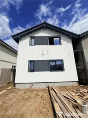 Duplex zona foarte buna - interior la rosu - toate utilitati 