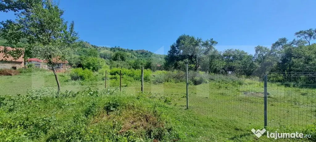 Teren intravilan 1.000 mp cu PUZ, priveliște Munții Făgă