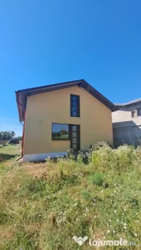 Vila in zona linistita