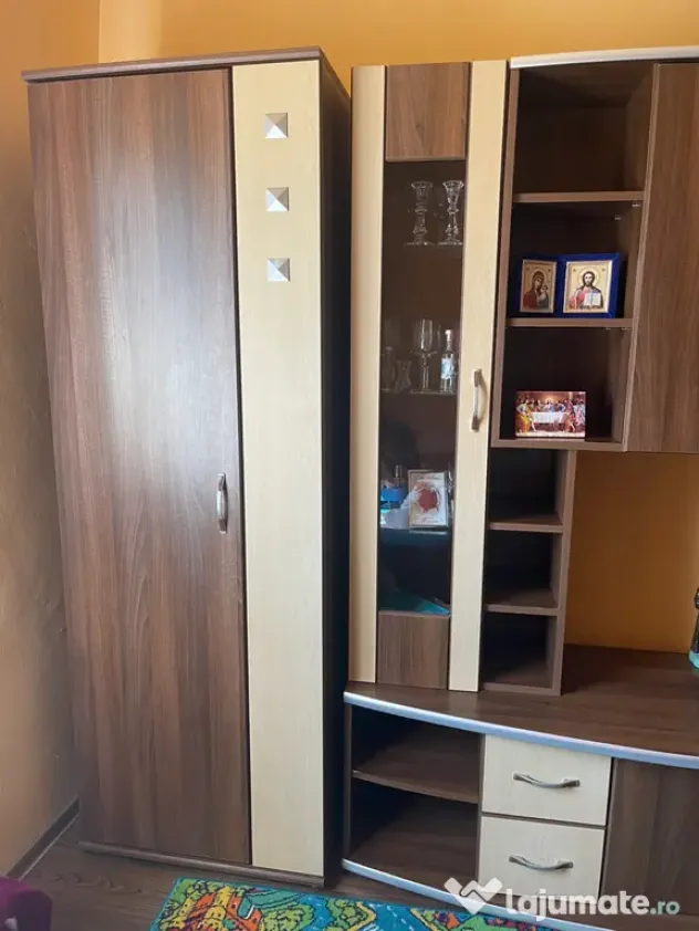 Mobilă de sufragerie