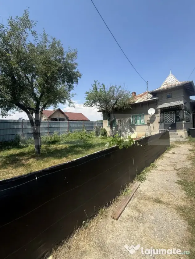 Casă de vanzare, 106 mp, teren 1.677 mp, sat Măgura, comun