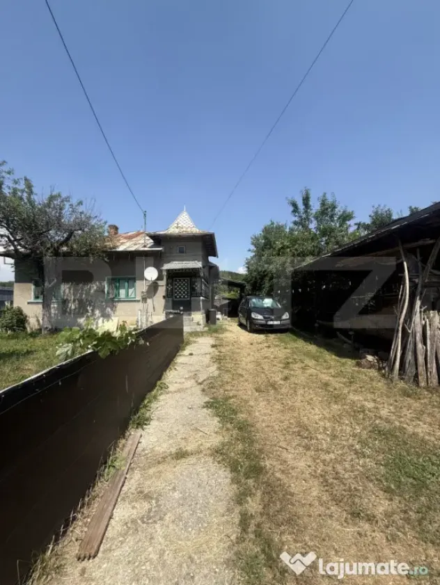 Casă de vanzare, 106 mp, teren 1.677 mp, sat Măgura, comun