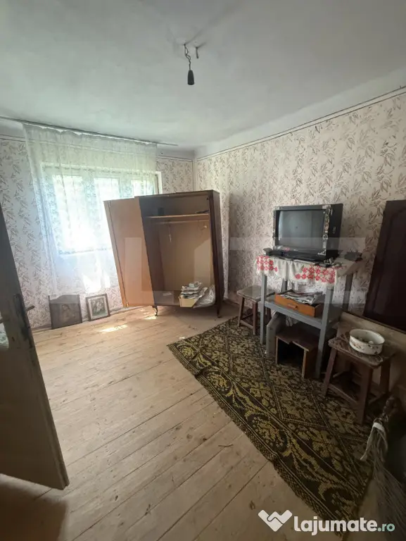 Casă de vanzare, 106 mp, teren 1.677 mp, sat Măgura, comun