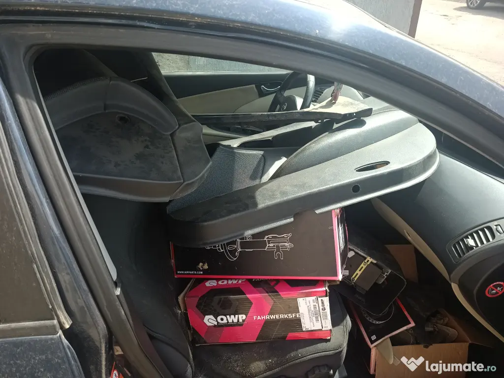 Vând urgent Nissan Primera 2002, pentru piese / rabla / reparare
