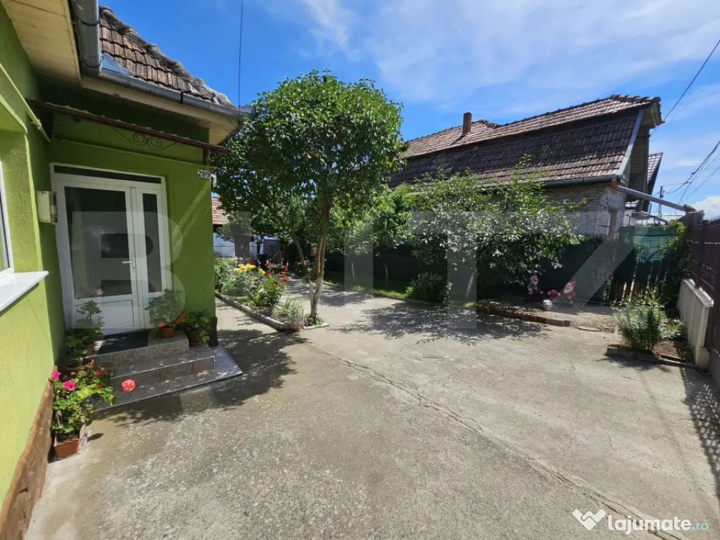 Casă renovată, 4.237mp teren intravilan, Dublu front strad