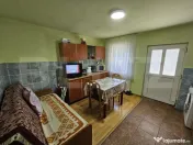 Casă renovată, 4.237mp teren intravilan, Dublu front strad 