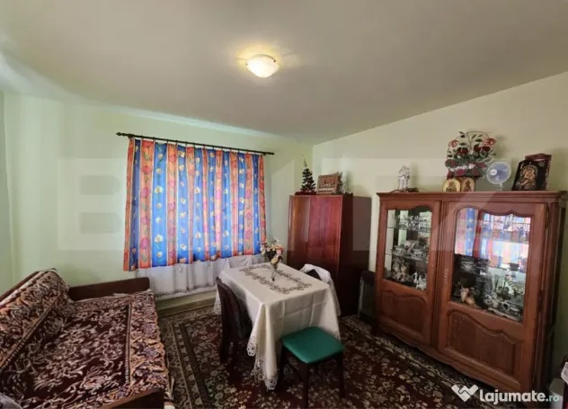 Casă renovată, 4.237mp teren intravilan, Dublu front strad