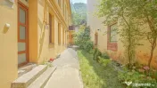 3 camere în Centrul Istoric: 90 mp, curte privată și v...