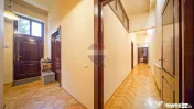 3 camere în Centrul Istoric: 90 mp, curte privată și vedere spre Tampa 