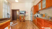 3 camere în Centrul Istoric: 90 mp, curte privată și vedere spre Tampa 