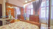3 camere în Centrul Istoric: 90 mp, curte privată și v...